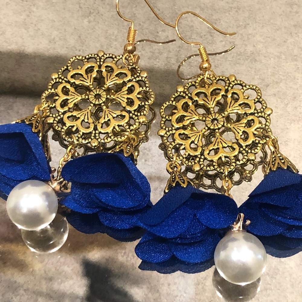 Blue Flowered Pearl Gold Round Dangly Earrings